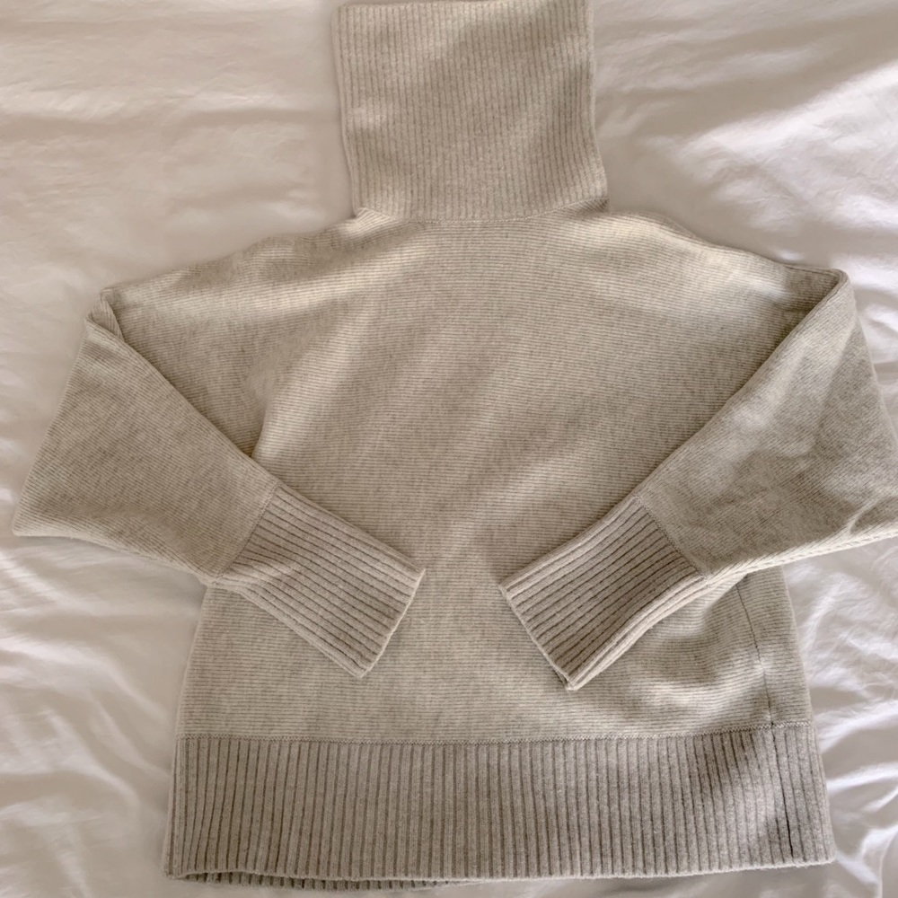 Banana Republic xs/s oversize sweater